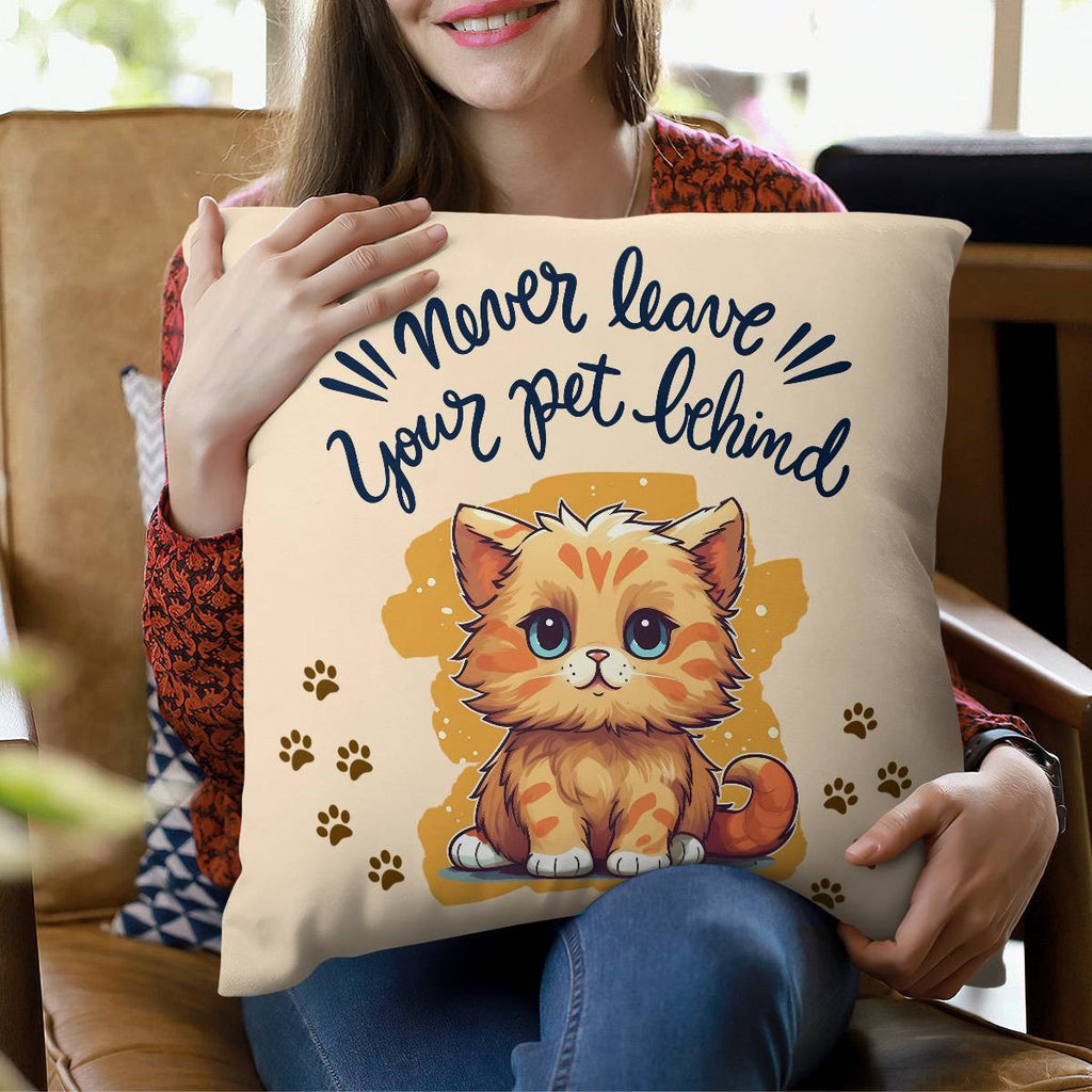 "Never leave your pet behind" Quotes Round Beach Towel